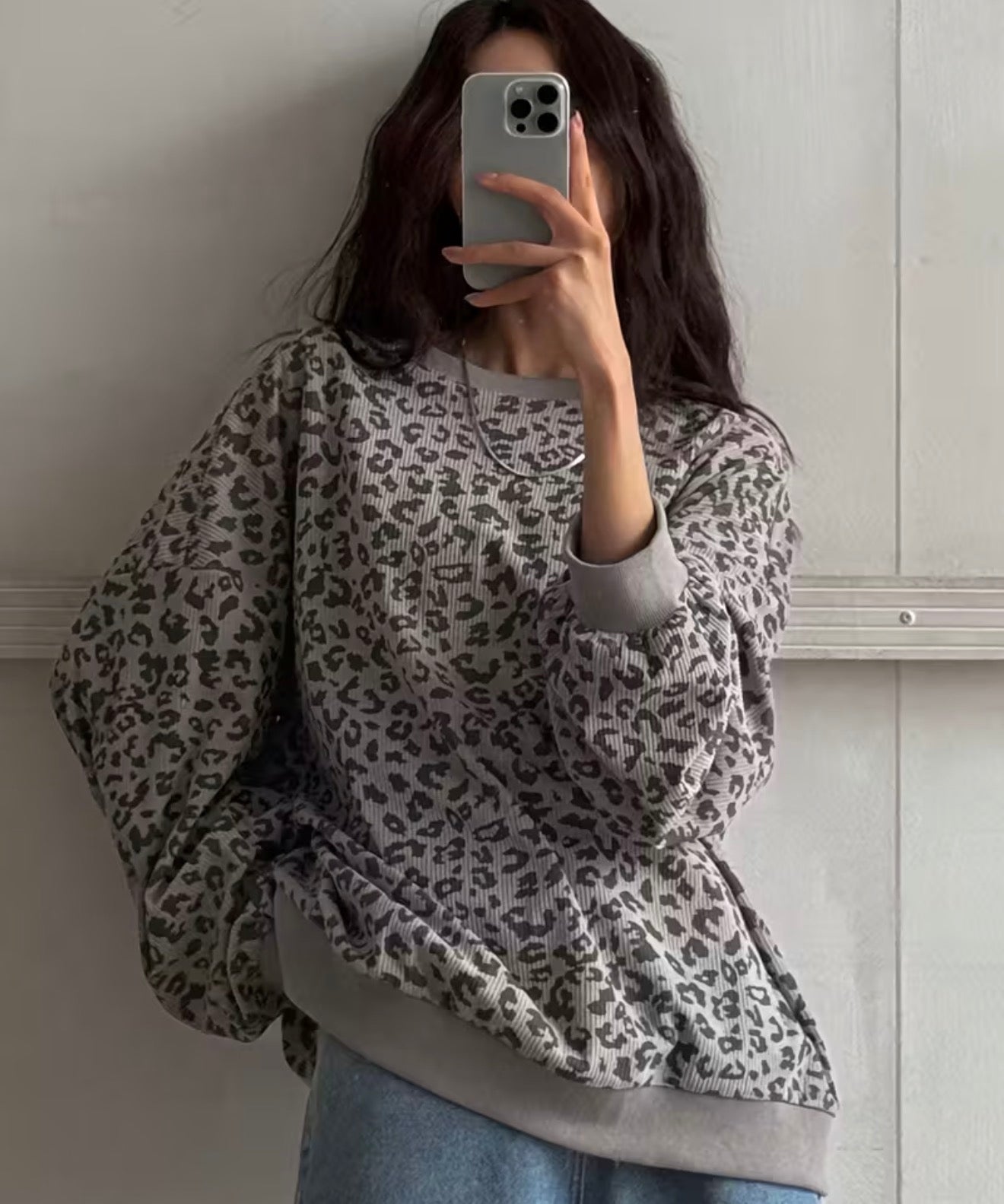 Grey Leopard Sweat-shirt